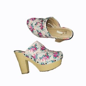 Report White Floral Platform Clogs